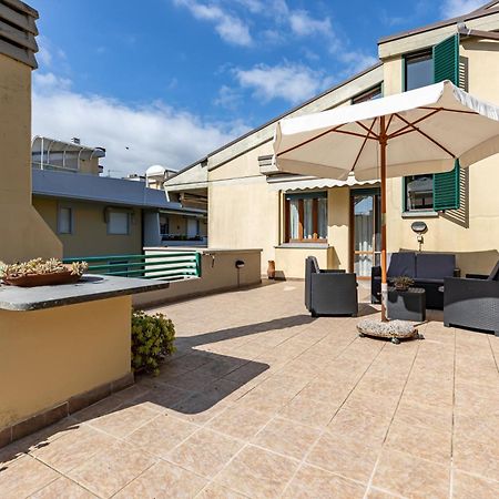 Two-Levels Apartment With Terrace And Parking Viareggio Exteriör bild